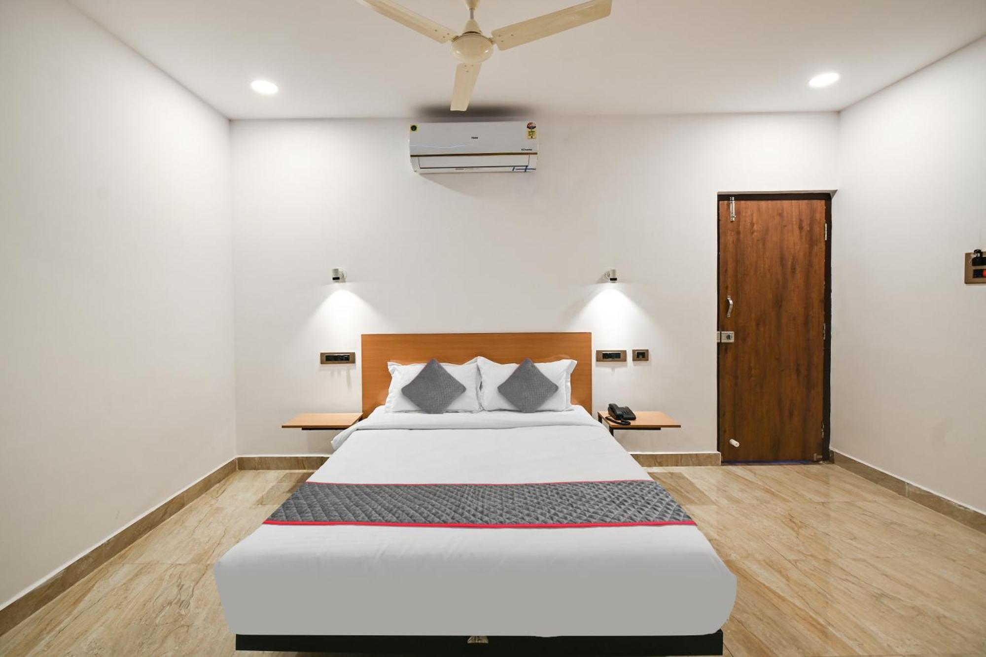 Super Townhouse De Alphabet Karmanghat Hyderabad Esterno foto
