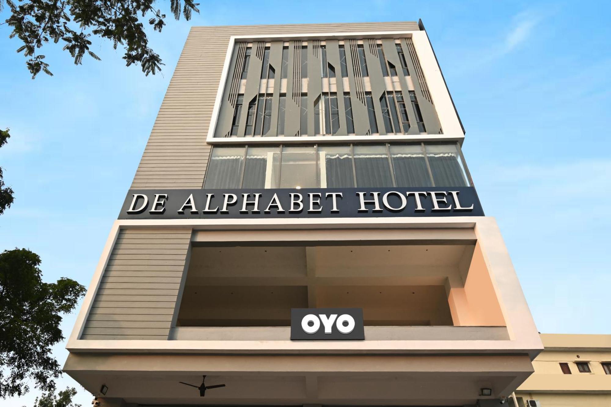 Super Townhouse De Alphabet Karmanghat Hyderabad Esterno foto