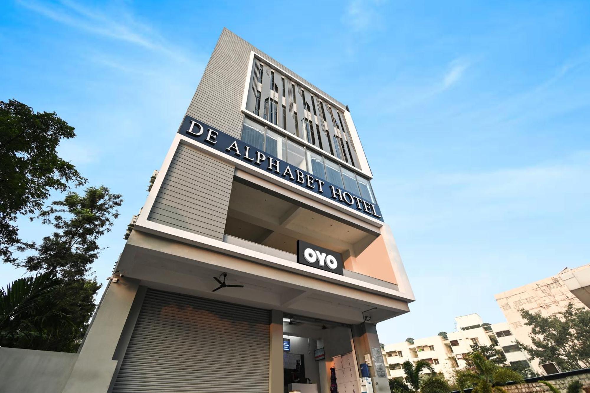 Super Townhouse De Alphabet Karmanghat Hyderabad Esterno foto